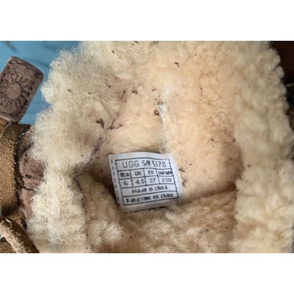 UGG Cove Suede Embroidered Sheepskin Shearling Moccasin Tie Ankle Boot sz 6 - Picture 6 of 8